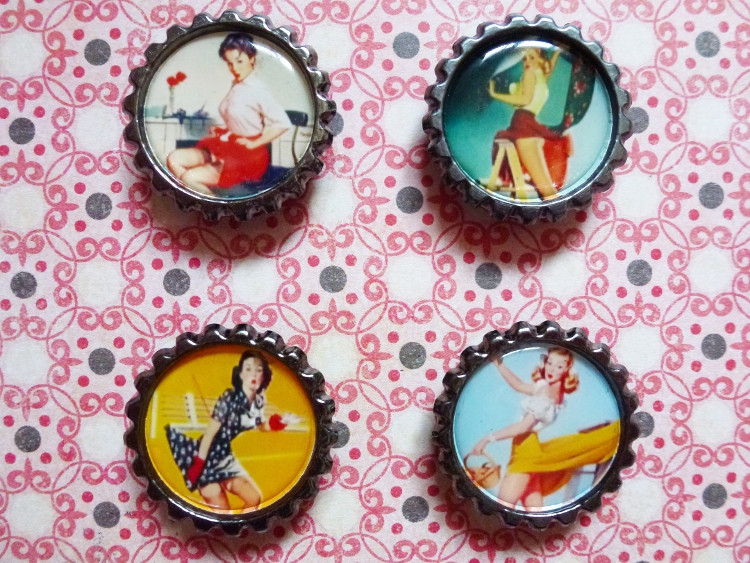 Vintage Pin Up Girls Magnets Set 4