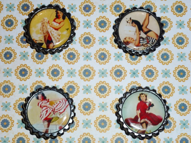 Vintage Pin Up Girls Magnets Set 7