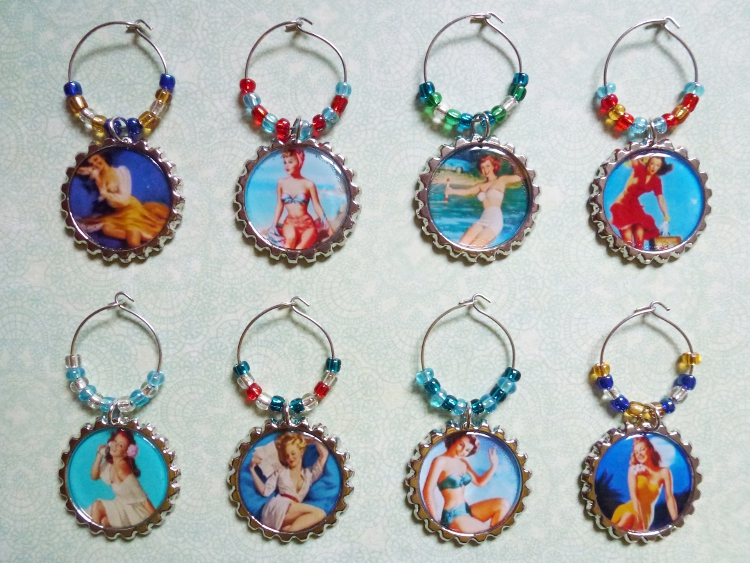 Vintage Pin Up Girls Wine Charms Set 6